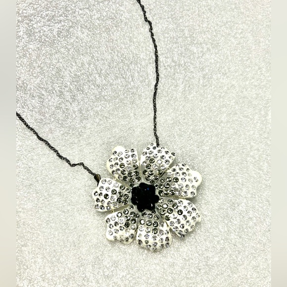 Mimco Jewelry - Mimco White Flower Necklace